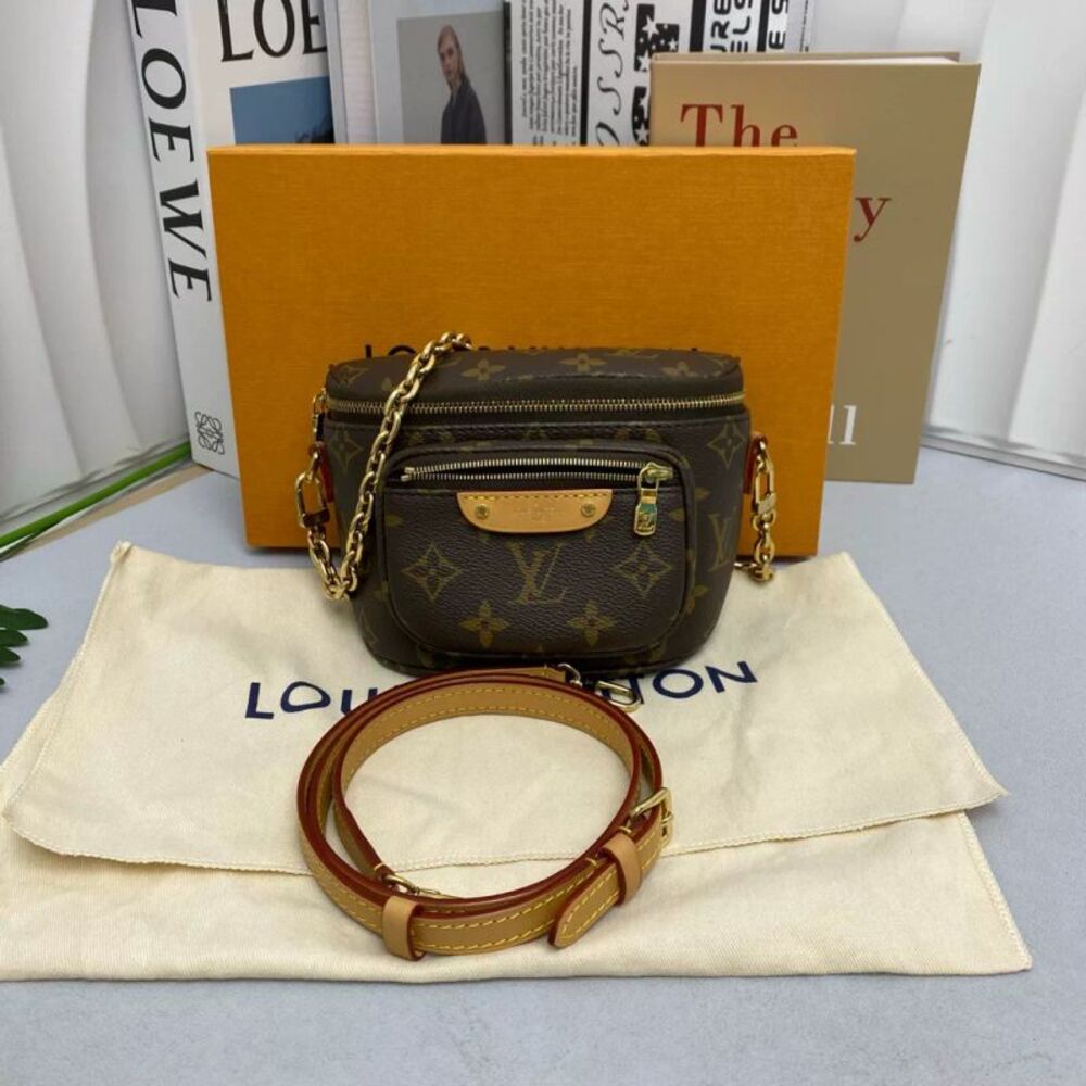 Burberry Women Pre-Loved Bag Very Good Condition